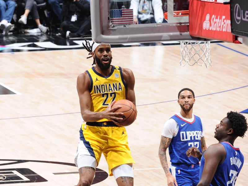 LOS ANGELES, CA - MARCH 25: Isaiah Jackson #22 of the Indiana Pacers drives to the basket during the game against the LA Clippers on March 25, 2024 at Crypto.Com Arena in Los Angeles, California. NOTE TO USER: User expressly acknowledges and agrees that, by downloading and/or using this Photograph, user is consenting to the terms and conditions of the Getty Images License Agreement. Mandatory Copyright Notice: Copyright 2024 NBAE (Photo by Adam Pantozzi/NBAE via Getty Images)