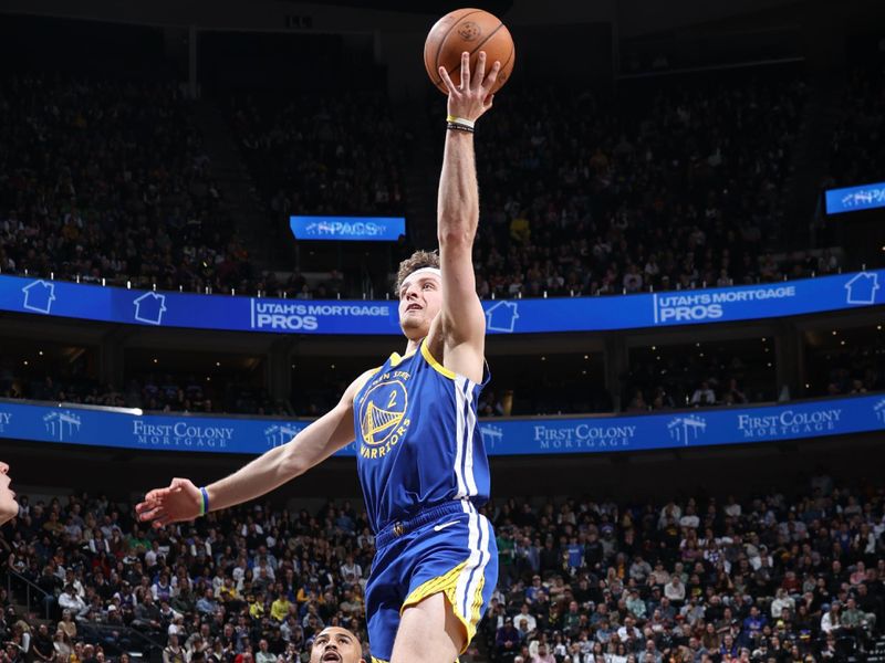 SALT LAKE CITY, UT - FEBRUARY 15: Brandin Podziemski #2 of the Golden State Warriors shoots the ball during the game against the Utah Jazz on February 15, 2024 at Delta Center in Salt Lake City, Utah. NOTE TO USER: User expressly acknowledges and agrees that, by downloading and or using this Photograph, User is consenting to the terms and conditions of the Getty Images License Agreement. Mandatory Copyright Notice: Copyright 2024 NBAE (Photo by Melissa Majchrzak/NBAE via Getty Images)