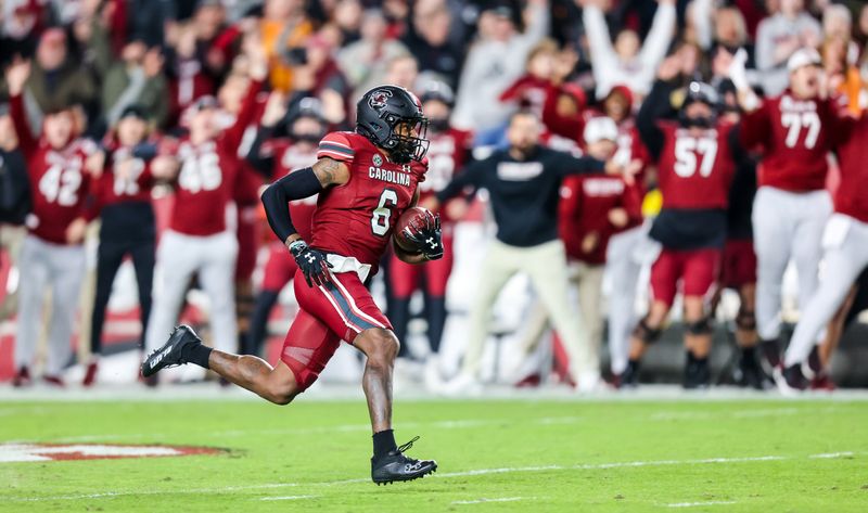 Gamecocks Set Sights on Sooner Showdown: A Battle of Wills at Gaylord Family Oklahoma Memorial S...