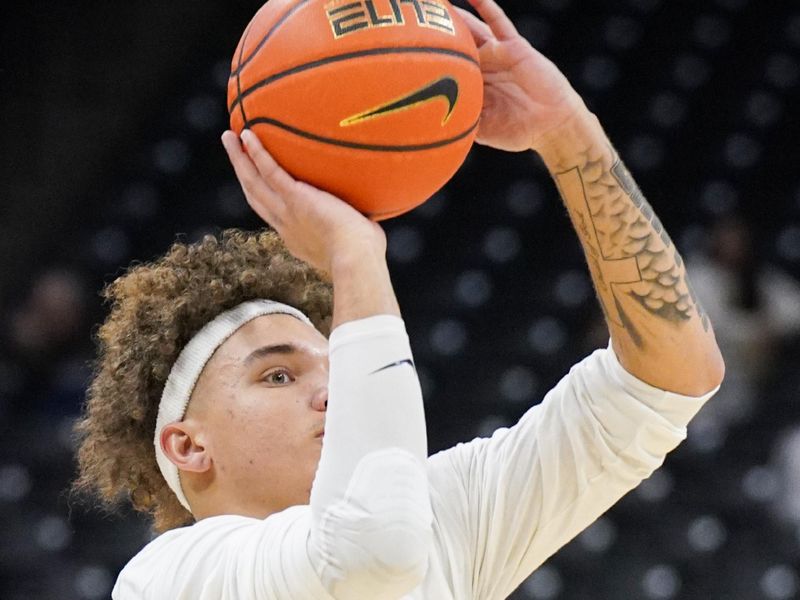 Jan 6, 2024; Columbia, Missouri, USA; Missouri Tigers forward Noah Carter (35) warms up against the Georgia Bulldogs prior to a game at Mizzou Arena. Mandatory Credit: Denny Medley-USA TODAY Sports