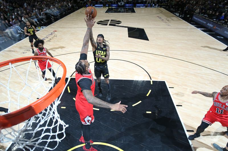 SALT LAKE CITY, UT - MARCH 6: Jordan Clarkson #00 of the Utah Jazz shoots the ball during the game against the Chicago Bulls on March 6, 2024 at Delta Center in Salt Lake City, Utah. NOTE TO USER: User expressly acknowledges and agrees that, by downloading and or using this Photograph, User is consenting to the terms and conditions of the Getty Images License Agreement. Mandatory Copyright Notice: Copyright 2024 NBAE (Photo by Melissa Majchrzak/NBAE via Getty Images)