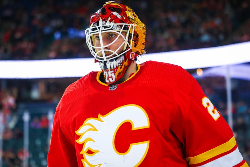 Sep 28, 2022; Calgary, Alberta, CAN; Calgary Flames goaltender Jacob Markstrom (25) during the second period against the Edmonton Oilers at Scotiabank Saddledome. Mandatory Credit: Sergei Belski-USA TODAY Sports