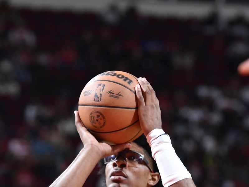 HOUSTON, TX - MARCH 25: Scoot Henderson #00 of the Portland Trail Blazers prepares to shoot a free throw against the Houston Rockets on March 25, 2024 at the Toyota Center in Houston, Texas. NOTE TO USER: User expressly acknowledges and agrees that, by downloading and or using this photograph, User is consenting to the terms and conditions of the Getty Images License Agreement. Mandatory Copyright Notice: Copyright 2024 NBAE (Photo by Logan Riely/NBAE via Getty Images)