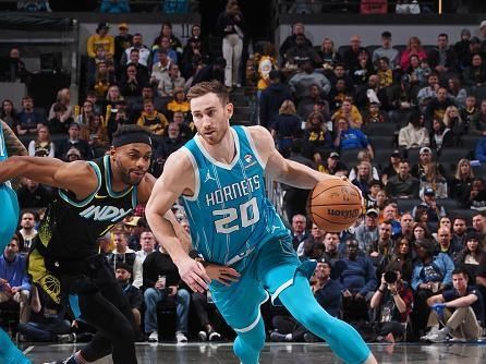 INDIANAPOLIS, IN - DECEMBER 20: Gordon Hayward #20 of the Charlotte Hornets dribbles the ball during the game against the Indiana Pacers on December 20, 2023 at Gainbridge Fieldhouse in Indianapolis, Indiana. NOTE TO USER: User expressly acknowledges and agrees that, by downloading and or using this Photograph, user is consenting to the terms and conditions of the Getty Images License Agreement. Mandatory Copyright Notice: Copyright 2023 NBAE (Photo by Ron Hoskins/NBAE via Getty Images)