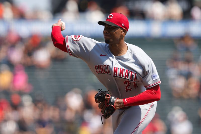 Aug 30, 2023; San Francisco, California, USA; Cincinnati Reds starting pitcher Hunter Greene (21) throws a pitch during the first inning against the San Francisco Giants at Oracle Park. Mandatory Credit: Sergio Estrada-USA TODAY Sports