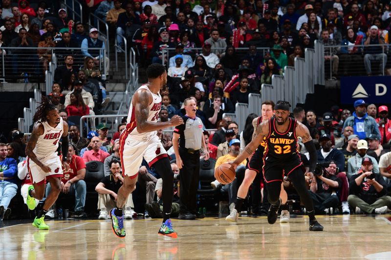 ATLANTA, GA - APRIL 9: Wesley Matthews #32 of the Atlanta Hawks dribbles the ball during the game against the Miami Heat on April 9, 2024 at State Farm Arena in Atlanta, Georgia.  NOTE TO USER: User expressly acknowledges and agrees that, by downloading and/or using this Photograph, user is consenting to the terms and conditions of the Getty Images License Agreement. Mandatory Copyright Notice: Copyright 2024 NBAE (Photo by Scott Cunningham/NBAE via Getty Images)