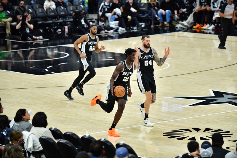 SAN ANTONIO, TX - DECEMBER 6: Sidy Cissoko #25 of the San Antonio Spurs handles the ball during the game against the Sacramento Kings on December 6, 2024 at the Frost Bank Center in San Antonio, Texas. NOTE TO USER: User expressly acknowledges and agrees that, by downloading and or using this photograph, user is consenting to the terms and conditions of the Getty Images License Agreement. Mandatory Copyright Notice: Copyright 2024 NBAE (Photos by Michael Gonzales/NBAE via Getty Images)