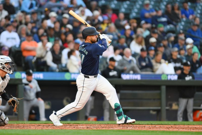 Mariners Clinch Nail-Biter Against White Sox: A 2-1 Victory Unfolds