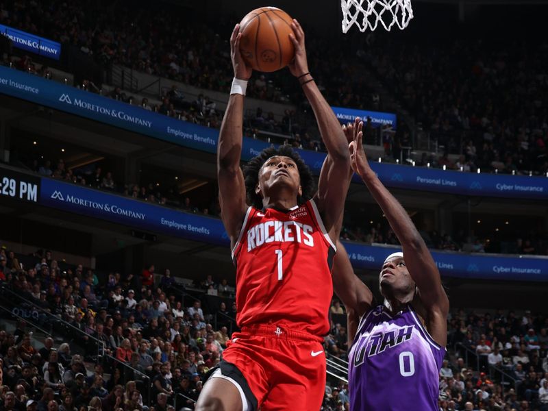 SALT LAKE CITY, UT - MARCH 29: Amen Thompson #1 of the Houston Rockets drives to the basket during the game against the Utah Jazz on March 29, 2024 at Delta Center in Salt Lake City, Utah. NOTE TO USER: User expressly acknowledges and agrees that, by downloading and or using this Photograph, User is consenting to the terms and conditions of the Getty Images License Agreement. Mandatory Copyright Notice: Copyright 2024 NBAE (Photo by Melissa Majchrzak/NBAE via Getty Images)