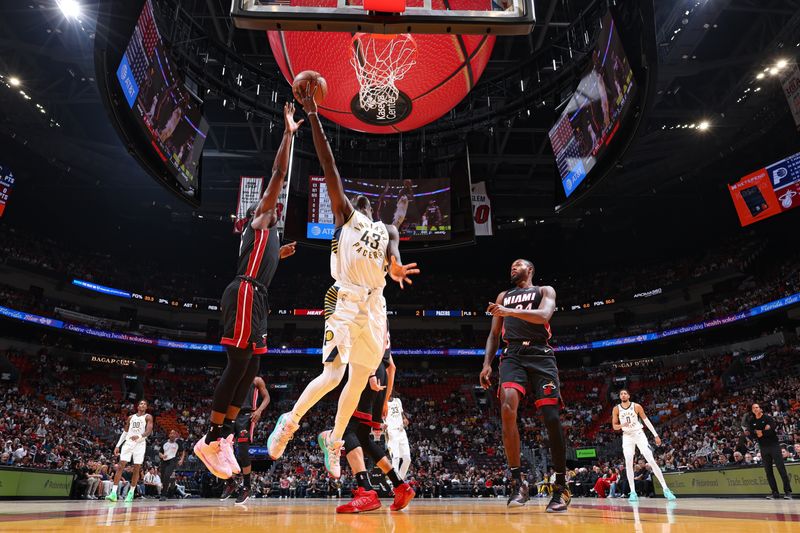 MIAMI, FL - JANUARY 02: Pascal Siakam #43 of the Indiana Pacers handles the ball during the game against the Miami Heat on January 02, 2024 at Kaseya Center in Miami, Florida. NOTE TO USER: User expressly acknowledges and agrees that, by downloading and or using this Photograph, user is consenting to the terms and conditions of the Getty Images License Agreement. Mandatory Copyright Notice: Copyright 2024 NBAE (Photo by Jeff Haynes/NBAE via Getty Images)