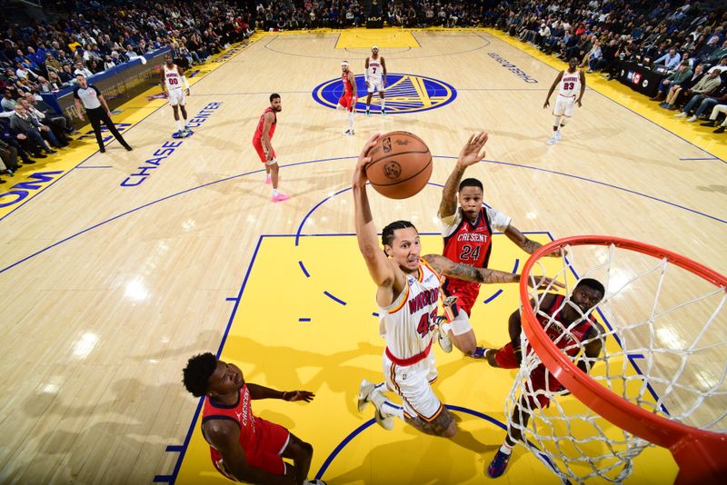 SAN FRANCISCO, CA - OCTOBER 29: Lindy Waters III #43 of the Golden State Warriors drives to the basket during the game against the New Orleans Pelicans on October 29, 2024 at Chase Center in San Francisco, California. NOTE TO USER: User expressly acknowledges and agrees that, by downloading and or using this photograph, user is consenting to the terms and conditions of Getty Images License Agreement. Mandatory Copyright Notice: Copyright 2024 NBAE (Photo by Garrett Ellwood/NBAE via Getty Images)