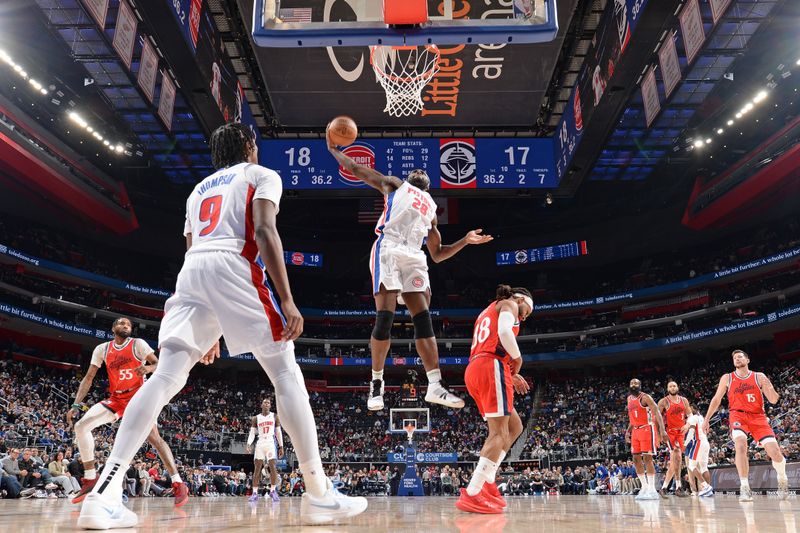 DETROIT, MI - FEBRUARY 24: Isaiah Stewart #28 of the Detroit Pistons drives to the basket during the game against the LA Clippers on February 24, 2025 at Little Caesars Arena in Detroit, Michigan. NOTE TO USER: User expressly acknowledges and agrees that, by downloading and/or using this photograph, User is consenting to the terms and conditions of the Getty Images License Agreement. Mandatory Copyright Notice: Copyright 2025 NBAE (Photo by Chris Schwegler/NBAE via Getty Images)