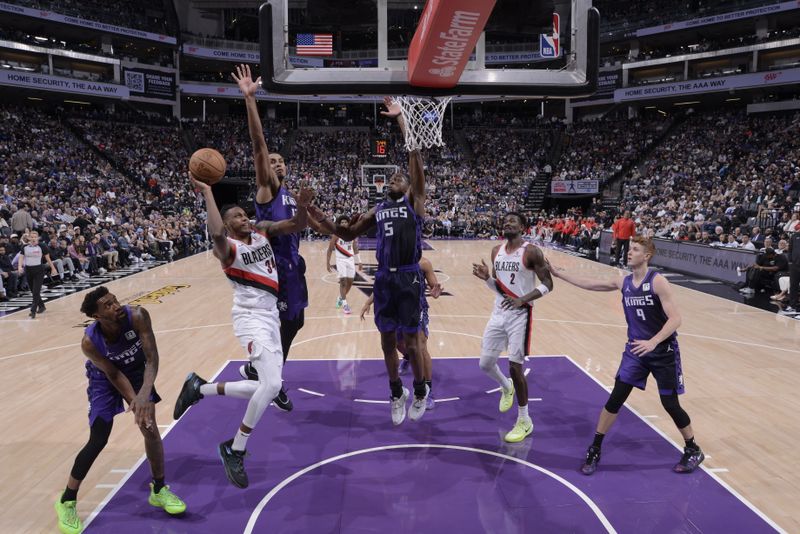 SACRAMENTO, CA - OCTOBER 28: Jabari Walker #34 of the Portland Trail Blazers drives to the basket during the game against the Sacramento Kings on October 28, 2024 at Golden 1 Center in Sacramento, California. NOTE TO USER: User expressly acknowledges and agrees that, by downloading and or using this Photograph, user is consenting to the terms and conditions of the Getty Images License Agreement. Mandatory Copyright Notice: Copyright 2024 NBAE (Photo by Rocky Widner/NBAE via Getty Images)