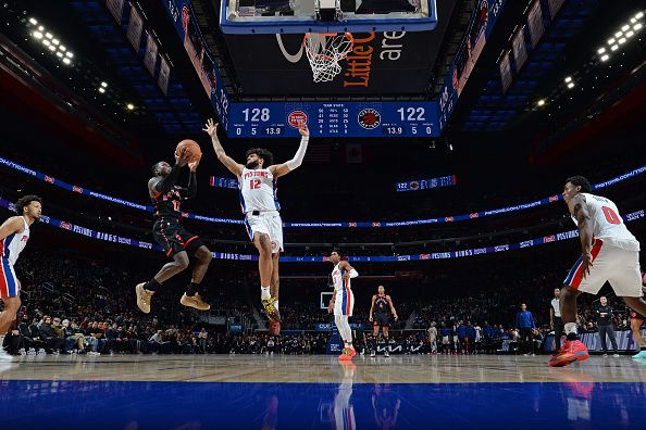 DETROIT, MI - DECEMBER 30: Dennis Schroder #17 of the Toronto Raptors shoots the ball during the game against the Detroit Pistons on December 30, 2023 at Little Caesars Arena in Detroit, Michigan. NOTE TO USER: User expressly acknowledges and agrees that, by downloading and/or using this photograph, User is consenting to the terms and conditions of the Getty Images License Agreement. Mandatory Copyright Notice: Copyright 2023 NBAE (Photo by Chris Schwegler/NBAE via Getty Images)