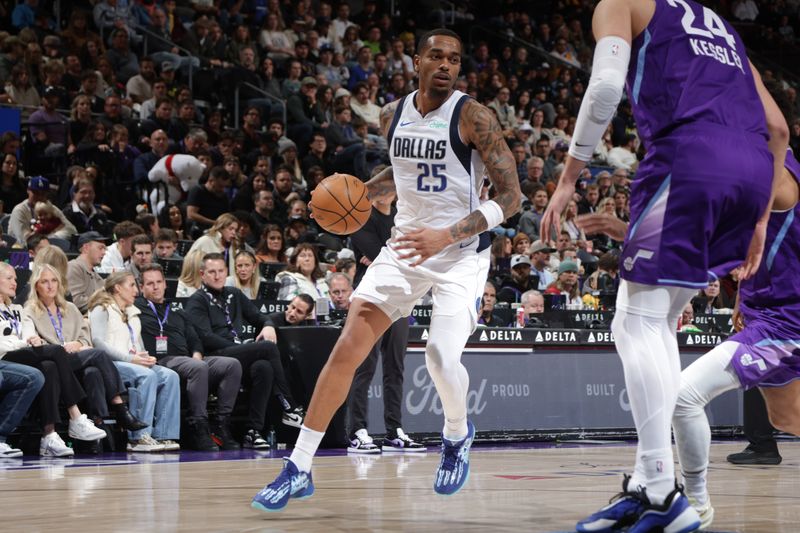 SALT LAKE CITY, UT - NOVEMBER 30:  P.J Washington #25 of the Dallas Mavericks handles the ball during the game against the Utah Jazz on November 30, 2024 at Delta Center in Salt Lake City, Utah. NOTE TO USER: User expressly acknowledges and agrees that, by downloading and or using this Photograph, User is consenting to the terms and conditions of the Getty Images License Agreement. Mandatory Copyright Notice: Copyright 2024 NBAE (Photo by Melissa Majchrzak/NBAE via Getty Images)