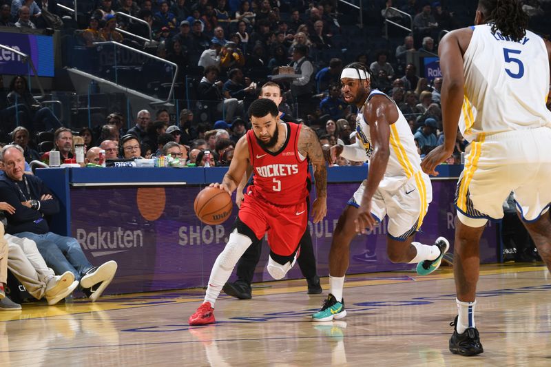 SAN FRANCISCO, CA - DECEMBER 5: Fred VanVleet #5 of the Houston Rockets dribbles the ball during the game against the Golden State Warriors on December 5, 2024 at Chase Center in San Francisco, California. NOTE TO USER: User expressly acknowledges and agrees that, by downloading and or using this photograph, user is consenting to the terms and conditions of Getty Images License Agreement. Mandatory Copyright Notice: Copyright 2024 NBAE (Photo by Noah Graham/NBAE via Getty Images)