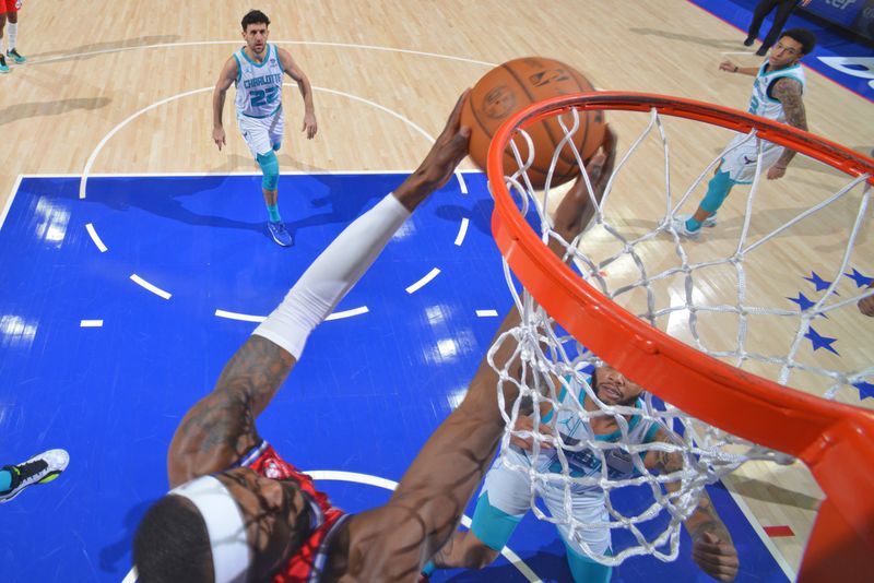 PHILADELPHIA, PA - MARCH 1: Paul Reed #44 of the Philadelphia 76ers drives to the basket during the game against the Charlotte Hornets on March 1, 2024 at the Wells Fargo Center in Philadelphia, Pennsylvania NOTE TO USER: User expressly acknowledges and agrees that, by downloading and/or using this Photograph, user is consenting to the terms and conditions of the Getty Images License Agreement. Mandatory Copyright Notice: Copyright 2024 NBAE (Photo by Jesse D. Garrabrant/NBAE via Getty Images)