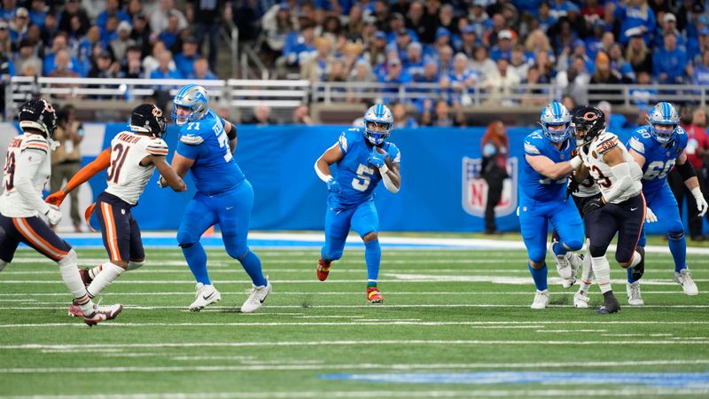 Detroit Lions vs Chicago Bears: Aidan Hutchinson's Impact at Soldier Field