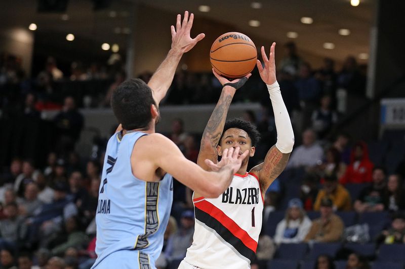 MEMPHIS, TENNESSEE - MARCH 02: Anfernee Simons #1 of the Portland Trail Blazers takes a shot against Santi Aldama #7 of the Memphis Grizzlies during the second half at FedExForum on March 02, 2024 in Memphis, Tennessee. NOTE TO USER: User expressly acknowledges and agrees that, by downloading and or using this photograph, User is consenting to the terms and conditions of the Getty Images License Agreement. (Photo by Justin Ford/Getty Images)