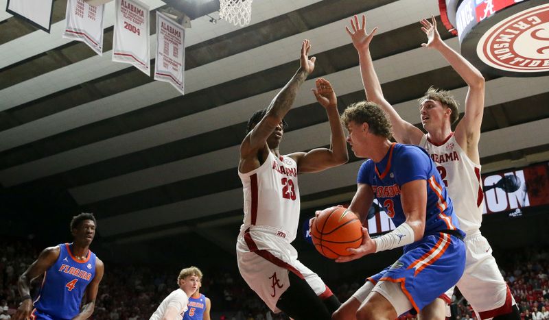 Crimson Tide Rolls into Gainesville: A Clash with the Gators at Exactech Arena
