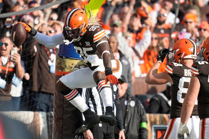 Browns and Bengals Clash in Battle of Ohio at Paycor Stadium