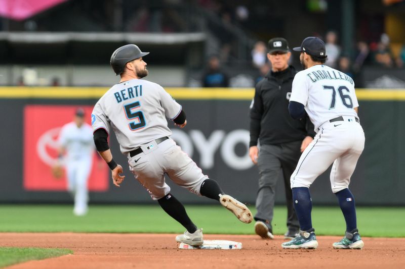 Will the Mariners Outmaneuver the Marlins in Miami Showdown?