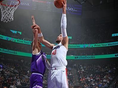 SALT LAKE CITY, UT - DECEMBER 8: Ivica Zubac #40 of the LA Clippers drives to the basket during the game against the Utah Jazz on December 8, 2023 at vivint.SmartHome Arena in Salt Lake City, Utah. NOTE TO USER: User expressly acknowledges and agrees that, by downloading and or using this Photograph, User is consenting to the terms and conditions of the Getty Images License Agreement. Mandatory Copyright Notice: Copyright 2023 NBAE (Photo by Melissa Majchrzak/NBAE via Getty Images)