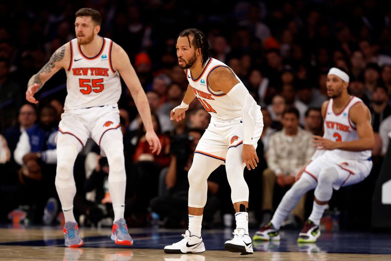 NEW YORK, NEW YORK - JANUARY 09: Isaiah Hartenstein #55, Jalen Brunson #11, and Josh Hart #3 of the New York Knicks guard on defense during the second half against the Portland Trail Blazers at Madison Square Garden on January 09, 2024 in New York City. NOTE TO USER: User expressly acknowledges and agrees that, by downloading and/or using this Photograph, user is consenting to the terms and conditions of the Getty Images License Agreement. (Photo by Sarah Stier/Getty Images)