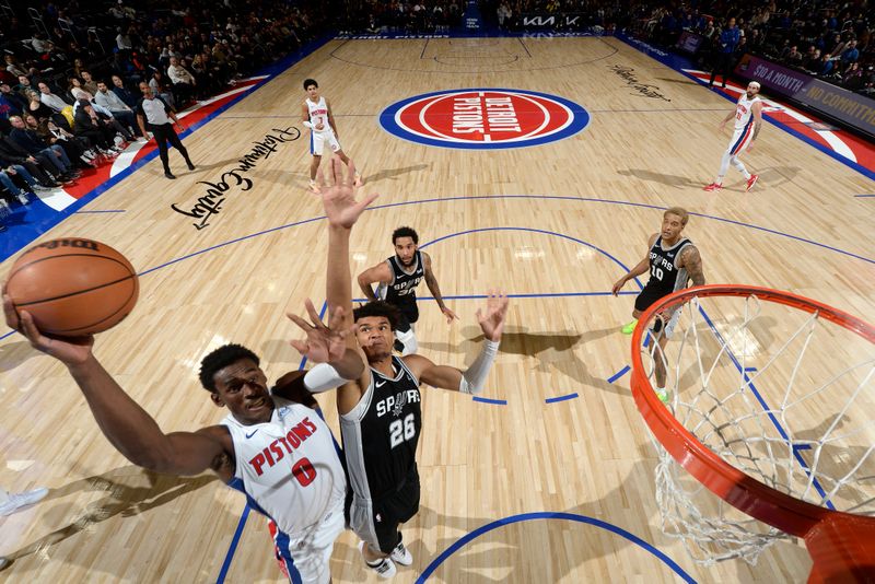 DETROIT, MI - JANUARY 10: Jalen Duren #0 of the Detroit Pistons drives to the basket during the game against the San Antonio Spurs on January 10, 2024 at Little Caesars Arena in Detroit, Michigan. NOTE TO USER: User expressly acknowledges and agrees that, by downloading and/or using this photograph, User is consenting to the terms and conditions of the Getty Images License Agreement. Mandatory Copyright Notice: Copyright 2024 NBAE (Photo by Chris Schwegler/NBAE via Getty Images)