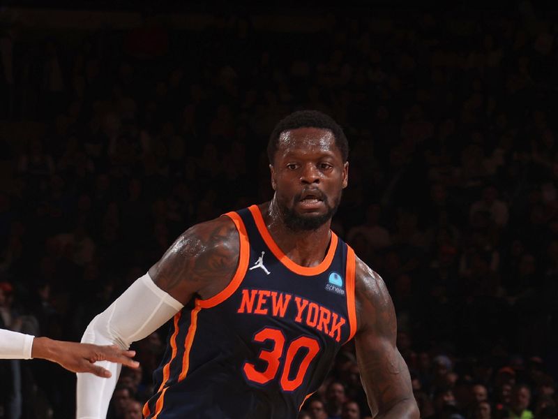 NEW YORK, NY - JANUARY 25: Julius Randle #30 of the New York Knicks handles the ball during the game against the Denver Nuggets on January 25, 2024 at Madison Square Garden in New York City, New York.  NOTE TO USER: User expressly acknowledges and agrees that, by downloading and or using this photograph, User is consenting to the terms and conditions of the Getty Images License Agreement. Mandatory Copyright Notice: Copyright 2024 NBAE  (Photo by Nathaniel S. Butler/NBAE via Getty Images)