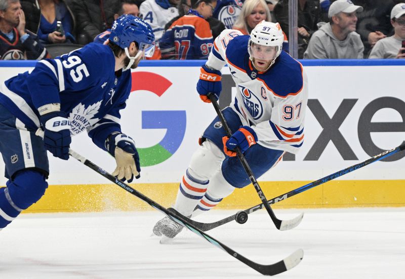 Edmonton Oilers' Connor McDavid Set to Shine Against Toronto Maple Leafs