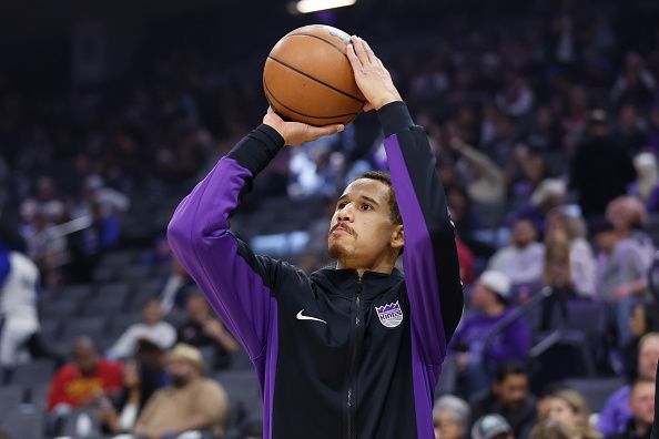 SACRAMENTO, CALIFORNIA - DECEMBER 16: Juan Toscano-Anderson #95 of the Sacramento Kings warms up before the game before the game against the Utah Jazz at Golden 1 Center on December 16, 2023 in Sacramento, California. NOTE TO USER: User expressly acknowledges and agrees that, by downloading and or using this photograph, User is consenting to the terms and conditions of the Getty Images License Agreement. (Photo by Lachlan Cunningham/Getty Images)