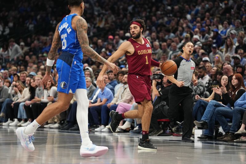 DALLAS, TX - JANUARY 03:  Max Strus #1 of the Cleveland Cavaliers dribbles the ball during the game Mitchell #45 of the Cleveland Cavaliers dribbles the ball during the game against the Dallas Mavericks on January 3, 2025 at American Airlines Center in Dallas, Texas. NOTE TO USER: User expressly acknowledges and agrees that, by downloading and or using this photograph, User is consenting to the terms and conditions of the Getty Images License Agreement. Mandatory Copyright Notice: Copyright 2025 NBAE (Photo by Glenn James/NBAE via Getty Images)