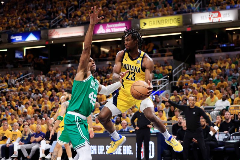 INDIANAPOLIS, INDIANA - MAY 27: Aaron Nesmith #23 of the Indiana Pacers looks to pass during the third quarter in Game Four of the Eastern Conference Finals at Gainbridge Fieldhouse on May 27, 2024 in Indianapolis, Indiana. NOTE TO USER: User expressly acknowledges and agrees that, by downloading and or using this photograph, User is consenting to the terms and conditions of the Getty Images License Agreement. (Photo by Justin Casterline/Getty Images)