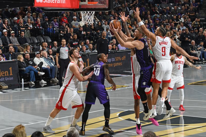 SACRAMENTO, CA - DECEMBER 3: Domantas Sabonis #11 of the Sacramento Kings drives to the basket during the game against the Houston Rockets during the Emirates NBA Cup game on December 3, 2024 at Golden 1 Center in Sacramento, California. NOTE TO USER: User expressly acknowledges and agrees that, by downloading and or using this Photograph, user is consenting to the terms and conditions of the Getty Images License Agreement. Mandatory Copyright Notice: Copyright 2024 NBAE (Photo by Adam Pantozzi/NBAE via Getty Images)