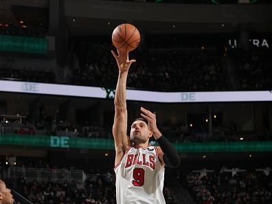 Bulls Overcome Hawks in a Close Encounter at United Center