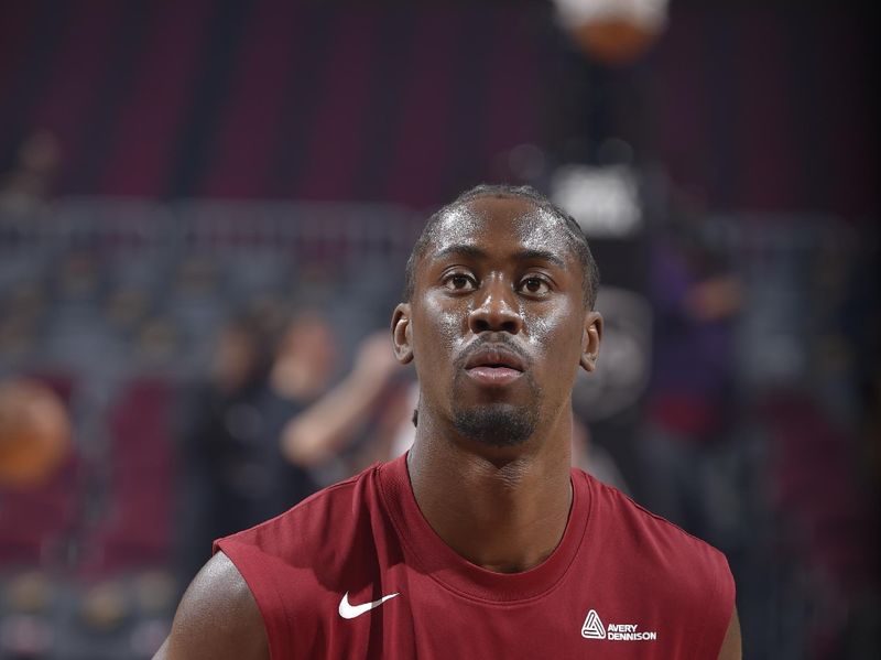 CLEVELAND, OH - NOVEMBER 20: Caris LeVert #3 of the Cleveland Cavaliers warms up before the game against the Miami Heat on November 20, 2022 at Rocket Mortgage FieldHouse in Cleveland, Ohio. NOTE TO USER: User expressly acknowledges and agrees that, by downloading and/or using this Photograph, user is consenting to the terms and conditions of the Getty Images License Agreement. Mandatory Copyright Notice: Copyright 2022 NBAE (Photo by David Liam Kyle/NBAE via Getty Images)