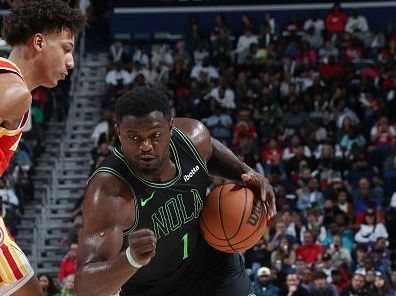 NEW ORLEANS, LA - NOVEMBER 4: Zion Williamson #1 of the New Orleans Pelicans drives to the basket during the game against the Atlanta Hawks on November 4, 2023 at the Smoothie King Center in New Orleans, Louisiana. NOTE TO USER: User expressly acknowledges and agrees that, by downloading and or using this Photograph, user is consenting to the terms and conditions of the Getty Images License Agreement. Mandatory Copyright Notice: Copyright 2023 NBAE (Photo by Layne Murdoch Jr./NBAE via Getty Images)