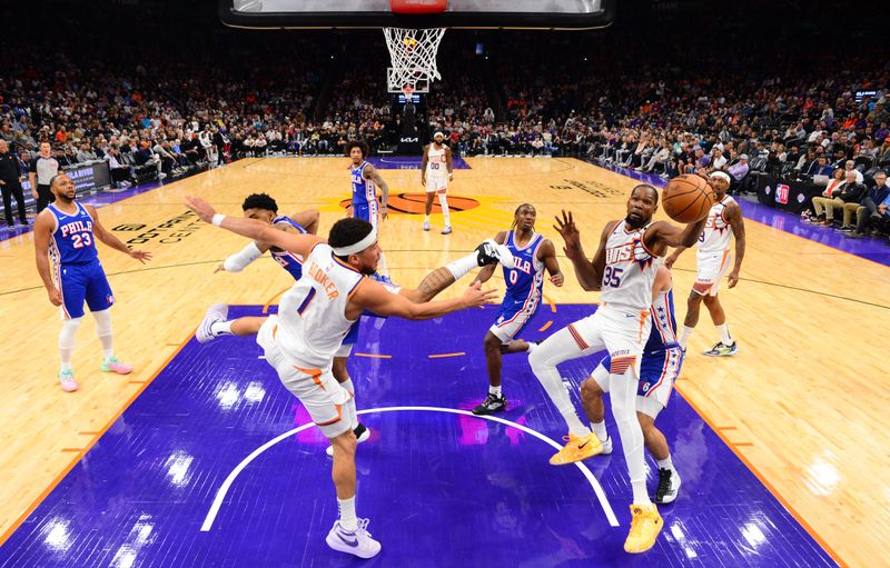 PHOENIX, AZ - NOVEMBER 4: Kevin Durant #35 of the Phoenix Suns rebounds the ball during the game against the Philadelphia 76ers on November 4, 2024 at Footprint Center in Phoenix, Arizona. NOTE TO USER: User expressly acknowledges and agrees that, by downloading and or using this photograph, user is consenting to the terms and conditions of the Getty Images License Agreement. Mandatory Copyright Notice: Copyright 2024 NBAE (Photo by Kate Frese/NBAE via Getty Images)