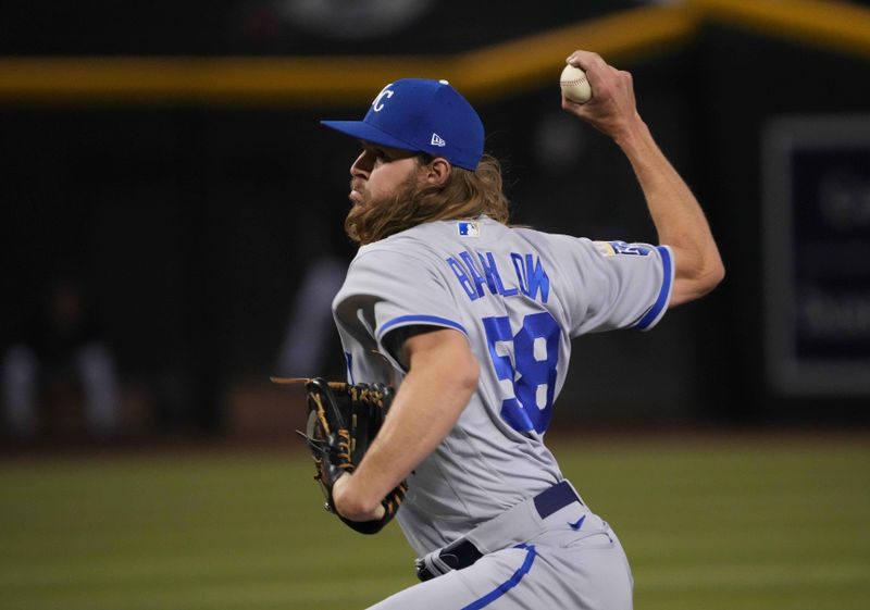 Apr 25, 2023; Phoenix, Arizona, USA; Kansas City Royals relief pitcher Scott Barlow (58) pitches against the Arizona Diamondbacks during the ninth inning at Chase Field. Mandatory Credit: Joe Camporeale-USA TODAY Sports