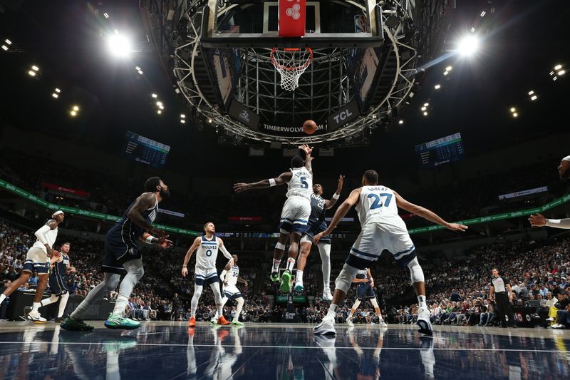 MINNEAPOLIS, MN -  OCTOBER 29: P.J Washington #25 of the Dallas Mavericks shoots the ball during the game against the Minnesota Timberwolves on October 29, 2024 at Target Center in Minneapolis, Minnesota. NOTE TO USER: User expressly acknowledges and agrees that, by downloading and or using this Photograph, user is consenting to the terms and conditions of the Getty Images License Agreement. Mandatory Copyright Notice: Copyright 2024 NBAE (Photo by David Sherman/NBAE via Getty Images)