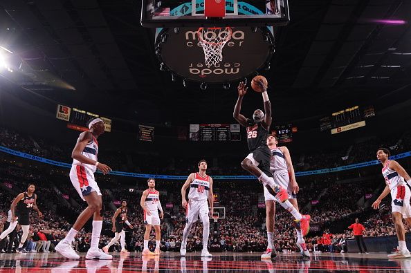 PORTLAND, OR - DECEMBER 21: Drop Reath #26 of the Portland Trail Blazers shoots the ball during the game against the Washington Wizards on December 21, 2023 at the Moda Center Arena in Portland, Oregon. NOTE TO USER: User expressly acknowledges and agrees that, by downloading and or using this photograph, user is consenting to the terms and conditions of the Getty Images License Agreement. Mandatory Copyright Notice: Copyright 2023 NBAE (Photo by Cameron Browne/NBAE via Getty Images)