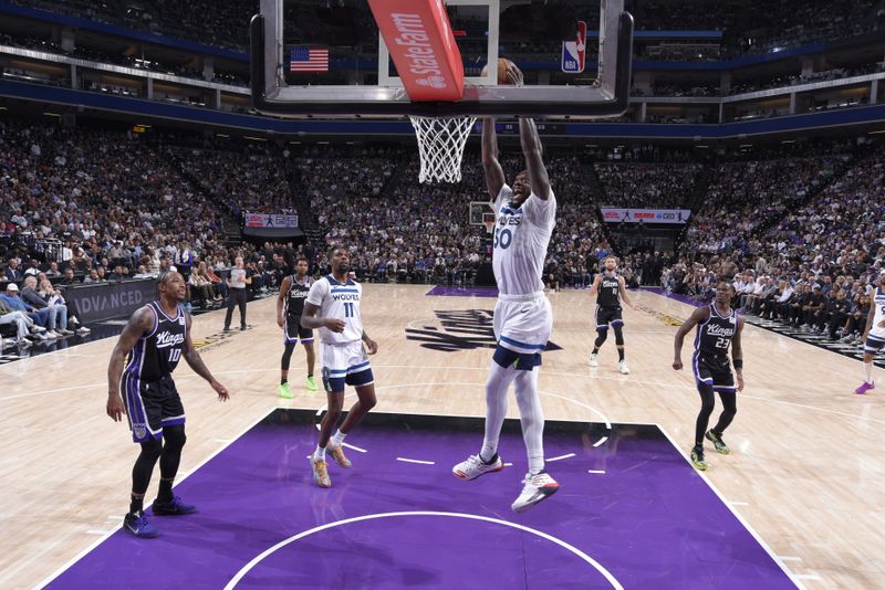 SACRAMENTO, CA - OCTOBER 24: Julius Randle #30 of the Minnesota Timberwolves dunks the ball during the game against the Sacramento Kings on October 24, 2024 at Golden 1 Center in Sacramento, California. NOTE TO USER: User expressly acknowledges and agrees that, by downloading and or using this Photograph, user is consenting to the terms and conditions of the Getty Images License Agreement. Mandatory Copyright Notice: Copyright 2024 NBAE (Photo by Rocky Widner/NBAE via Getty Images)