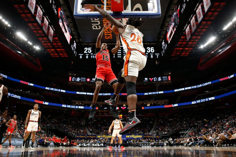 DETROIT, MI - NOVEMBER 18: Julian Phillips #15 of the Chicago Bulls dunks the ball during the game against the Detroit Pistons on November 18, 2024 at Little Caesars Arena in Detroit, Michigan. NOTE TO USER: User expressly acknowledges and agrees that, by downloading and/or using this photograph, User is consenting to the terms and conditions of the Getty Images License Agreement. Mandatory Copyright Notice: Copyright 2024 NBAE (Photo by Brian Sevald/NBAE via Getty Images)