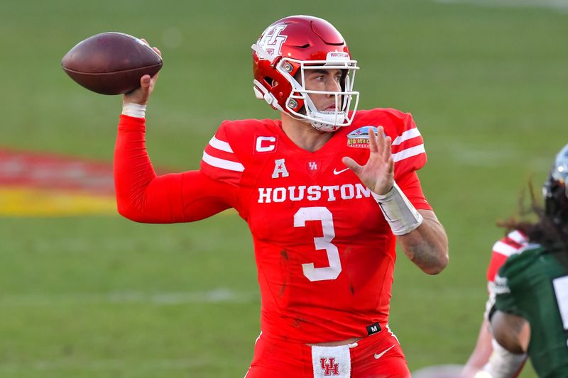 Dec 24, 2020; Frisco, Texas, USA;  Houston Cougars quarterback Clayton Tune (3) passes the ball against Hawaii Warriors during the second half at Toyota Stadium. Mandatory Credit: Tim Flores-USA TODAY Sports