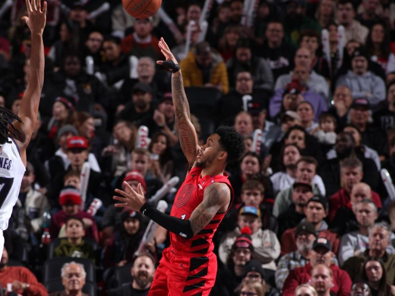 PORTLAND, OR - NOVEMBER 29: Anfernee Simons #1 of the Portland Trail Blazers drives to the basket during the game against the Sacramento Kings during the Emirates NBA Cup on November 29, 2024 at the Moda Center Arena in Portland, Oregon. NOTE TO USER: User expressly acknowledges and agrees that, by downloading and or using this photograph, user is consenting to the terms and conditions of the Getty Images License Agreement. Mandatory Copyright Notice: Copyright 2024 NBAE (Photo by Cameron Browne/NBAE via Getty Images)