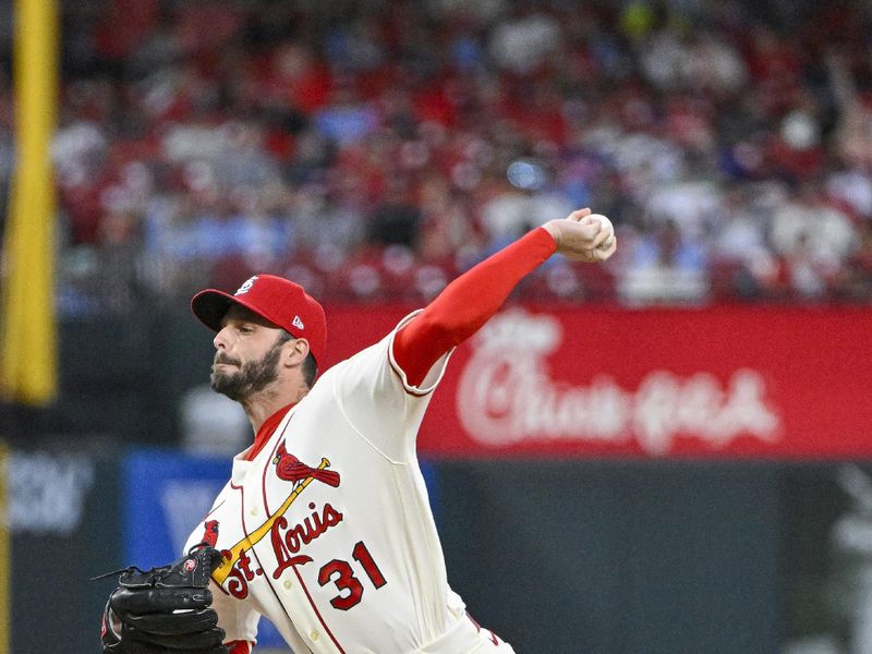 Aug 19, 2023; St. Louis, Missouri, USA;  St. Louis Cardinals relief pitcher Andrew Suarez (31) pitches against the New York Mets during the fifth inning at Busch Stadium. Mandatory Credit: Jeff Curry-USA TODAY Sports