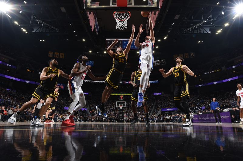 SAN FRANCISCO, CA - JANUARY 5: Kevin Knox II #24 of the Detroit Pistons drives to the basket during the game against the Golden State Warriors on January 5, 2024 at Chase Center in San Francisco, California. NOTE TO USER: User expressly acknowledges and agrees that, by downloading and or using this photograph, user is consenting to the terms and conditions of Getty Images License Agreement. Mandatory Copyright Notice: Copyright 2024 NBAE (Photo by Noah Graham/NBAE via Getty Images)