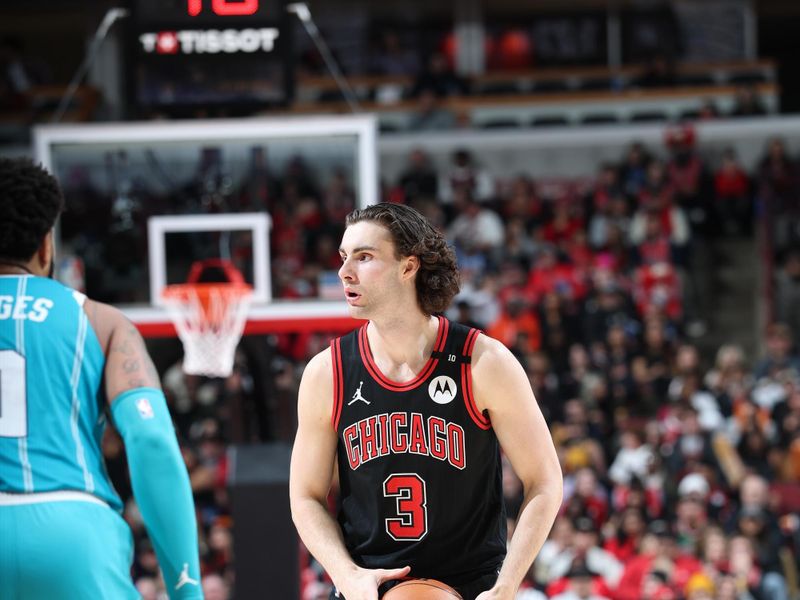 CHICAGO, IL - JANUARY 17: Josh Giddey #3 of the Chicago Bulls looks on during the game against the Charlotte Hornets on January 17, 2025 at United Center in Chicago, Illinois. NOTE TO USER: User expressly acknowledges and agrees that, by downloading and or using this photograph, User is consenting to the terms and conditions of the Getty Images License Agreement. Mandatory Copyright Notice: Copyright 2025 NBAE (Photo by Jeff Haynes/NBAE via Getty Images)