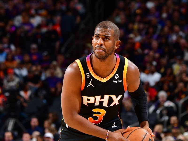 PHOENIX, AZ - OCTOBER 30: Chris Paul #3 of the Phoenix Suns handles the ball during the game against the Houston Rockets on October 30, 2022 at Footprint Center in Phoenix, Arizona. NOTE TO USER: User expressly acknowledges and agrees that, by downloading and or using this photograph, user is consenting to the terms and conditions of the Getty Images License Agreement. Mandatory Copyright Notice: Copyright 2022 NBAE (Photo by Barry Gossage/NBAE via Getty Images)